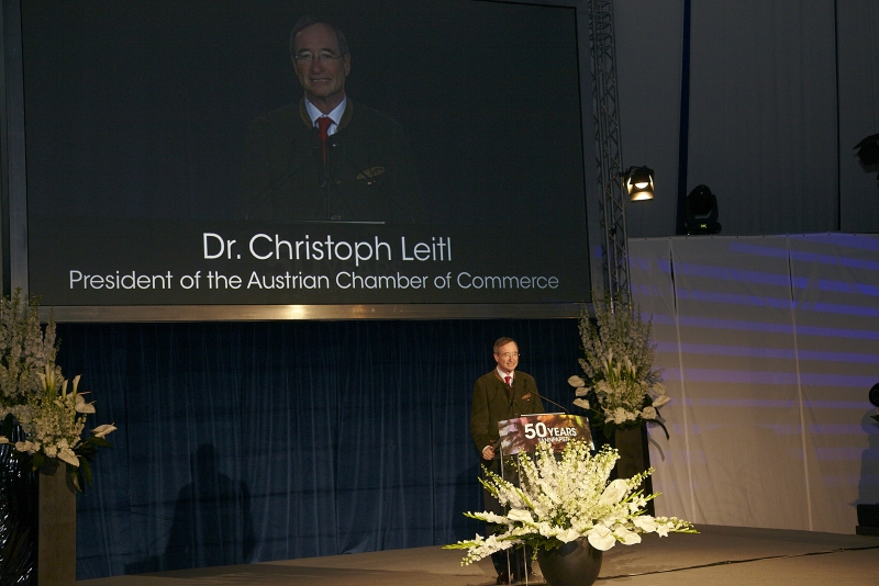 Dr. Christoph Leitl at the speakers desk